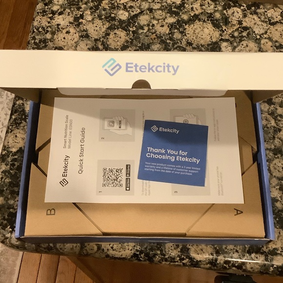 Etekcity Smart Nutrition Scale - Silver - Picture 3 of 4